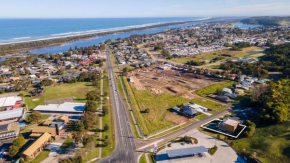 Blue Waters, Lakes Entrance